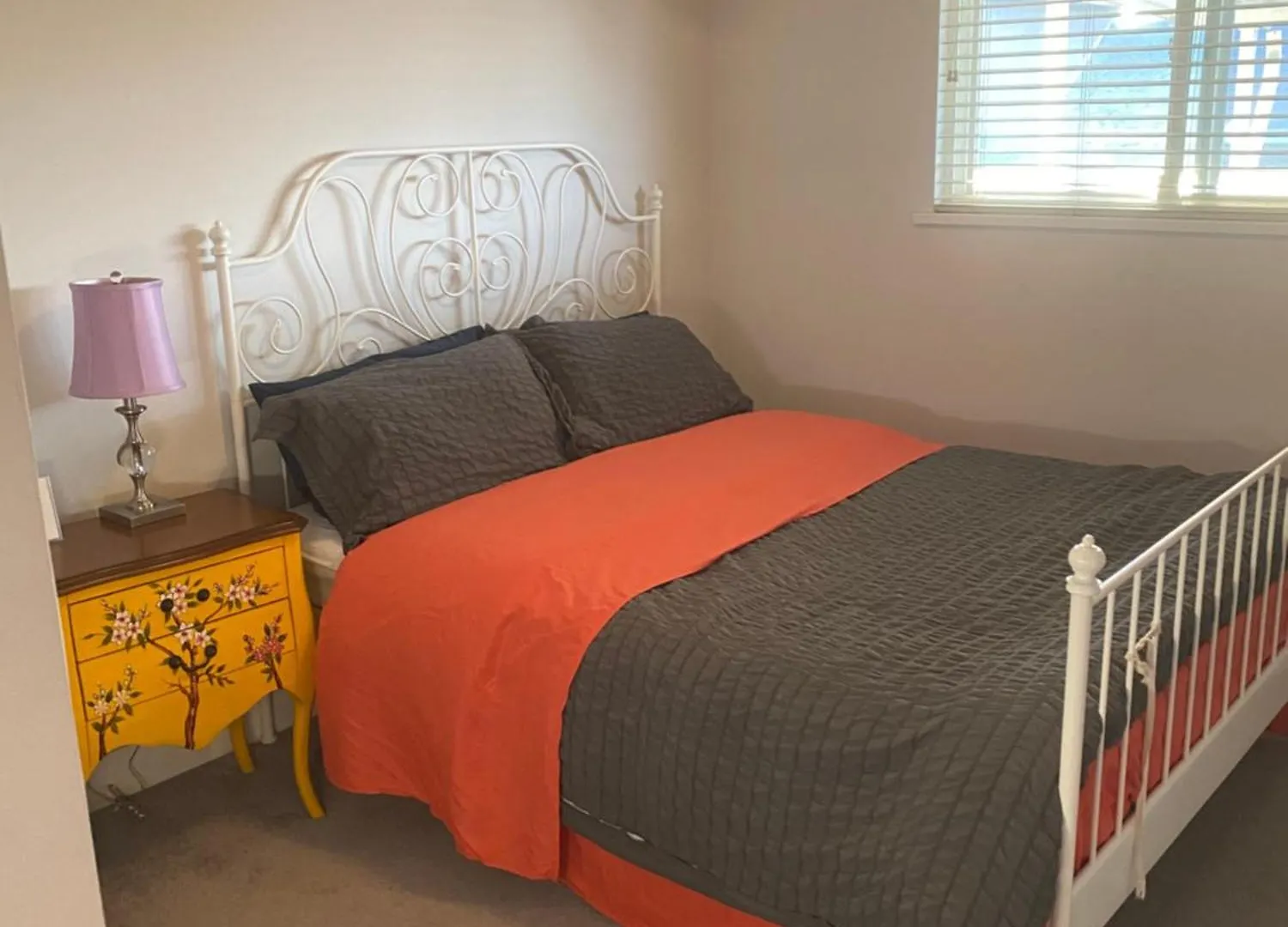 Large Bedroom With Private Bathroom Richmond